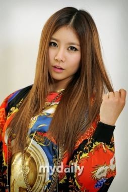 南韓嫩模李知研與女團「GLAM」成員多喜涉嫌恐嚇勒索李秉憲,今遭檢察官求刑三年。圖為李知研。(圖取自《mydaily》) 南韓嫩模李知研與女團「GLAM」成員多喜涉嫌恐嚇勒索李秉憲,今遭檢察官求刑三年。圖為李知研。(圖取自《mydaily》)
