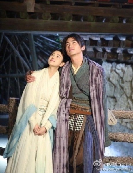 陳曉跟陳妍希分飾楊過、小龍女。(取自陳妍希Michelle微博) 陳曉跟陳妍希分飾楊過、小龍女。(取自陳妍希Michelle微博)