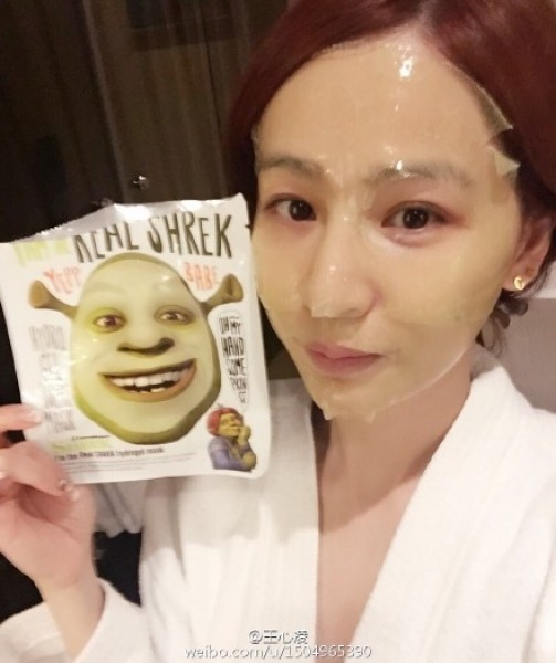 王心凌9日Po出素顏面膜照(取自王心凌微博) 王心凌9日Po出素顏面膜照(取自王心凌微博)