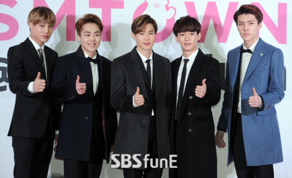 EXO出席MTOWN Coex Artium開幕儀式。 (翻攝自SBSfunE) EXO出席MTOWN Coex Artium開幕儀式。 (翻攝自SBSfunE)