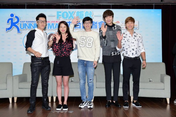 《Running Man》在台灣舉辦粉絲見面會活動,5位主持人先在「六福皇宮」辦記者會。(記者王文麟攝) 《Running Man》在台灣舉辦粉絲見面會活動,5位主持人先在「六福皇宮」辦記者會。(記者王文麟攝)