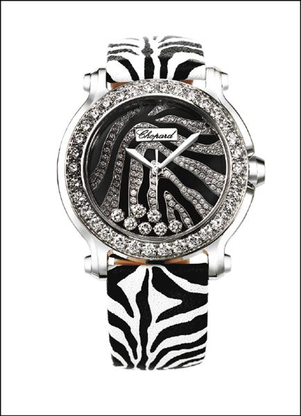 蕭邦Happy Sport系列斑馬腕錶。18K白金與精鋼錶殼，鑲嵌總重2.26克拉鑽石與7顆滑動鑽石。1,287,000元。