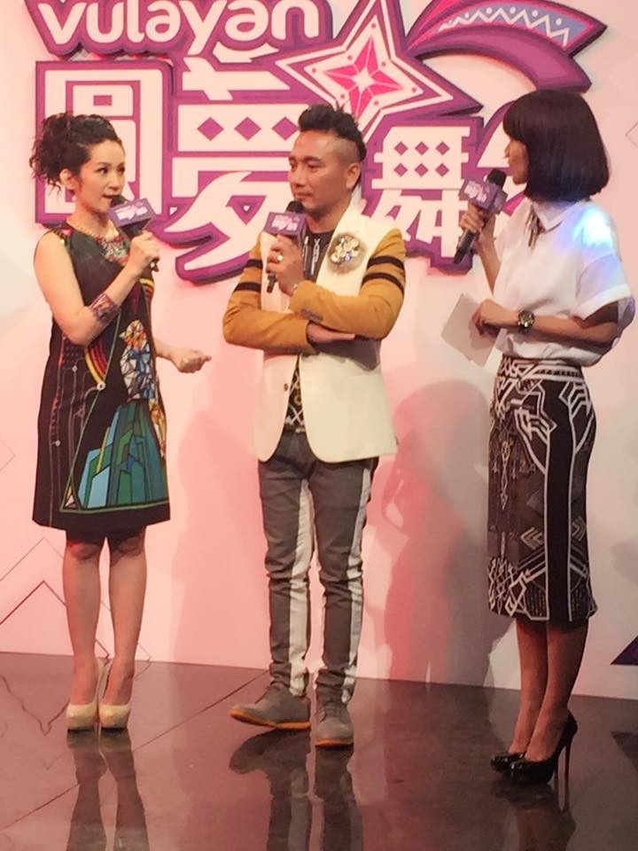 羅美玲（左）近來身形浮腫，穿著也較寬鬆。（取自羅美玲臉書）