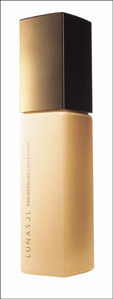 佳麗寶LUNASOL輕透絕美粉霜SPF20 PA++，25ml／2,000元。（圖片提供／佳麗寶）