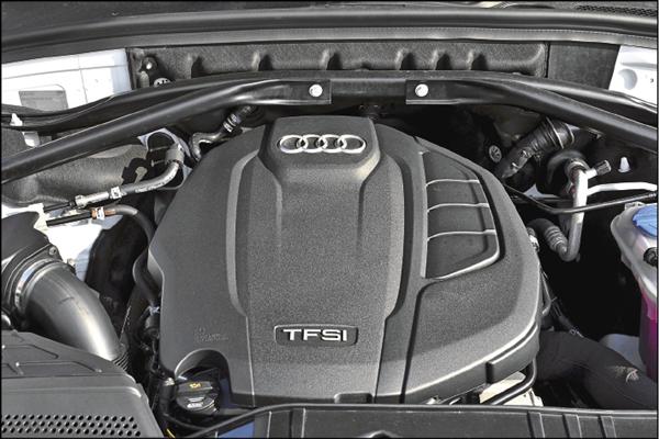 這具2.0升直4 TFSI缸內直噴Turbo引擎可發揮225匹最大馬力與35.7公斤米峰值扭力，動力輸出表現超越價位相近的雙B同級車款。