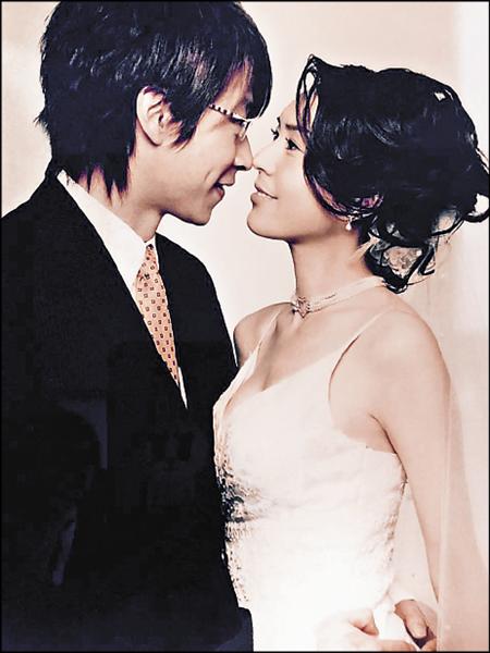 冠佑(左)結婚9周年,放閃發文感謝老婆。(取自臉書) 冠佑(左)結婚9周年,放閃發文感謝老婆。(取自臉書)