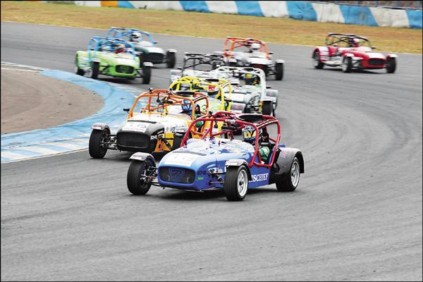 斥資7千萬引進國內的CATERHAM R300統規賽，參賽高手如雲，近身搏擊精彩可期。