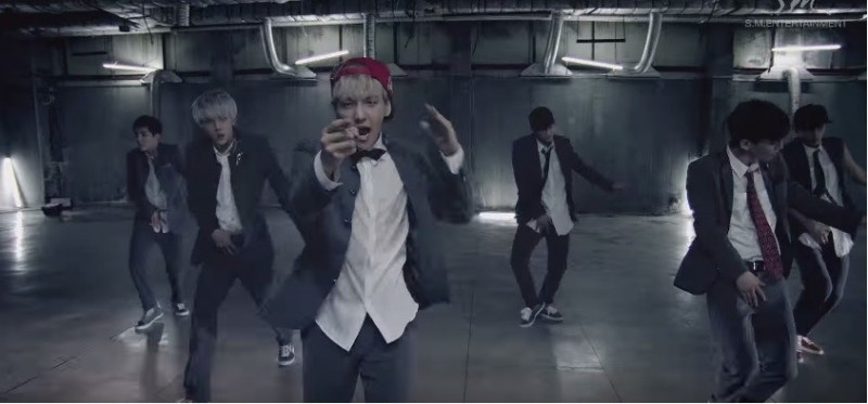 「EXO」的人氣歌曲《Growl 咆哮》，原版舞步帥氣十足。（取自網路）