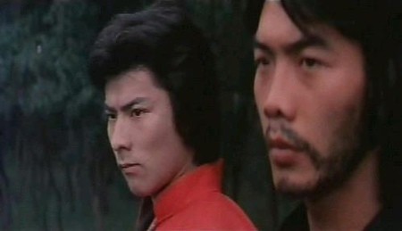 龍方（左）早期在邵氏擔任武行，籍貫在台南的他也曾來台發展，可惜當時演藝之路並不順遂。（取自網路）