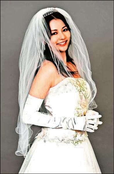 香里奈在新戲《婚禮前夕》扮演罹癌新娘,面臨人生眾多選擇。 香里奈在新戲《婚禮前夕》扮演罹癌新娘,面臨人生眾多選擇。