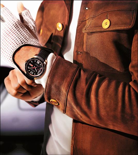 蕭邦Mille Miglia GTS Power Control腕錶。18K玫瑰金錶殼（43mm）。蕭邦Fleurier Ebauches製錶工坊自製的自動上鏈機芯，C.O.S.C.天文台認證。721,000元。