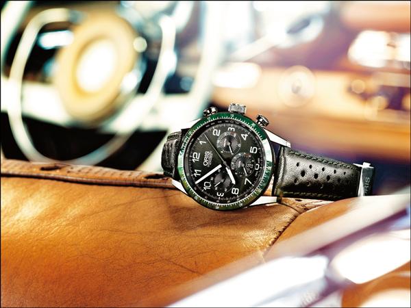 Oris Calobra限量計時碼錶II。多片式不鏽鋼錶殼（44mm）和旋入式不鏽鋼錶冠與按把。自動機芯。限量250只。建議售價130,000元。