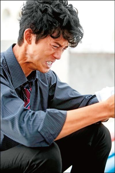 吳慷仁在《麻醉風暴》素顏演戲,演技自然真實。(公視提供) 吳慷仁在《麻醉風暴》素顏演戲,演技自然真實。(公視提供)