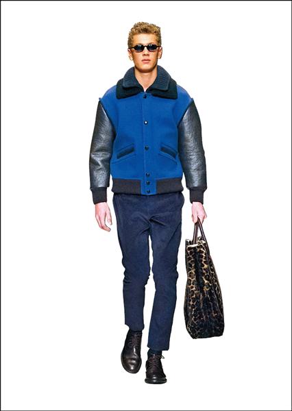 Burberry接合毛絨羊皮與羊毛的飛行夾克，125,000元。