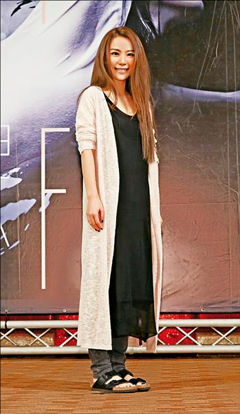 田馥甄在慶功宴上表示,是她鼓勵媽媽去看許富凱演唱會。(華研提供) 田馥甄在慶功宴上表示,是她鼓勵媽媽去看許富凱演唱會。(華研提供)
