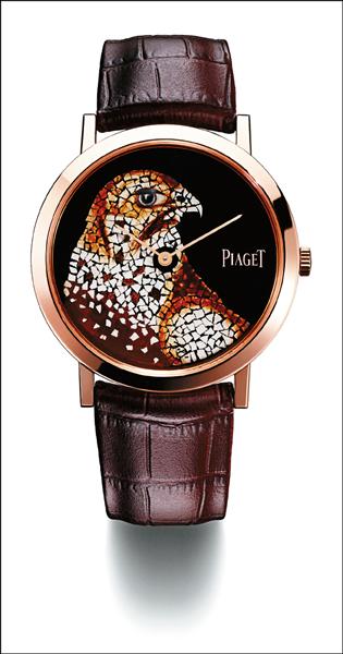 伯爵Altiplano蛋殼細工鑲嵌腕錶。藍寶石水晶透明底蓋內印有Mythical Journey標誌，以蛋殼細工鑲嵌於漆面錶盤。830P超薄手上鏈機芯。限量8只，鐫刻獨立編號。