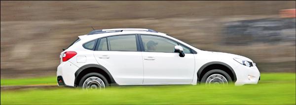 本車的油門反應輕盈直接，動力輸出恰如其份，底盤回饋柔韌明快，駕馭起來感覺相當不錯。