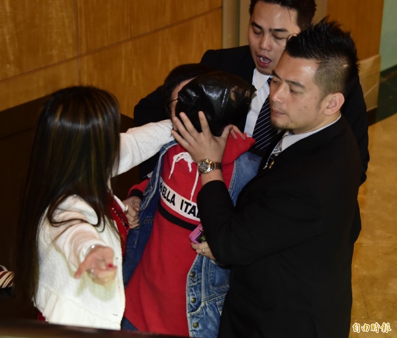 (影音)康凱4度結婚 新娘負債百萬被鬧場 - 自由娛樂