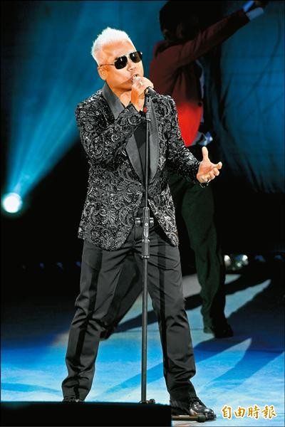 巫啟賢舉辦「啟賢留文正」演唱會,自曝夢過恩師。(記者趙世勳攝) 巫啟賢舉辦「啟賢留文正」演唱會,自曝夢過恩師。(記者趙世勳攝)