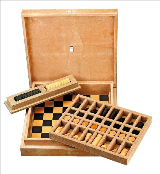 Alfred Dunhill西洋棋組，約145,100元。