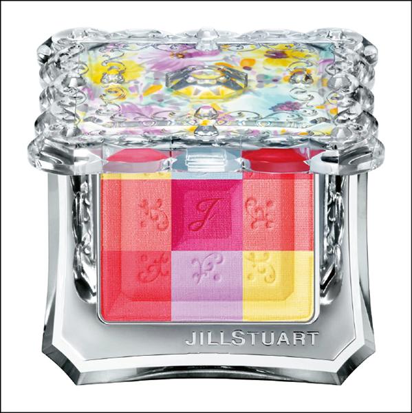 JILLSTUART甜心愛戀顏彩盤N （粉漾雪舞）1,450元；6種顏色以9宮格排列組合方式巧妙搭配，可盡情自由混合，創造粉嫩半霧面雙頰。