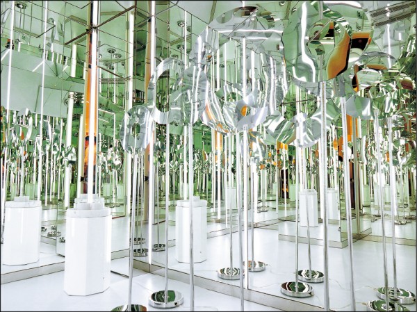 Art Haus現正展出王福瑞創作的「Sound Mirror-聲鏡」展覽。