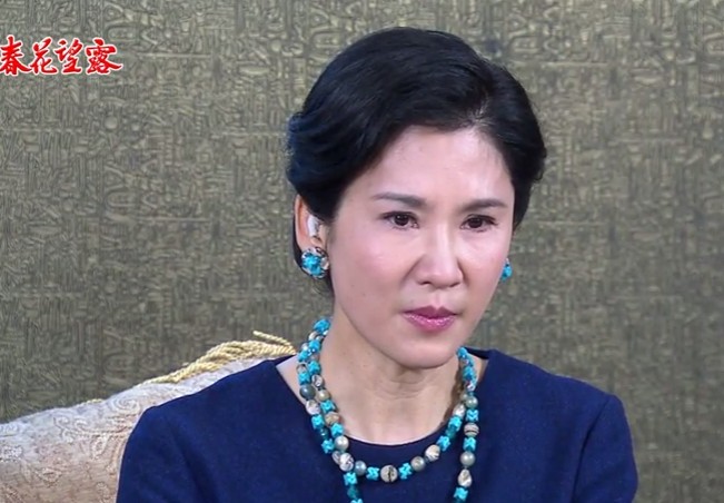 葉歡耳朵開刀的傷痕，還清晰可見。（翻攝自YouTube）