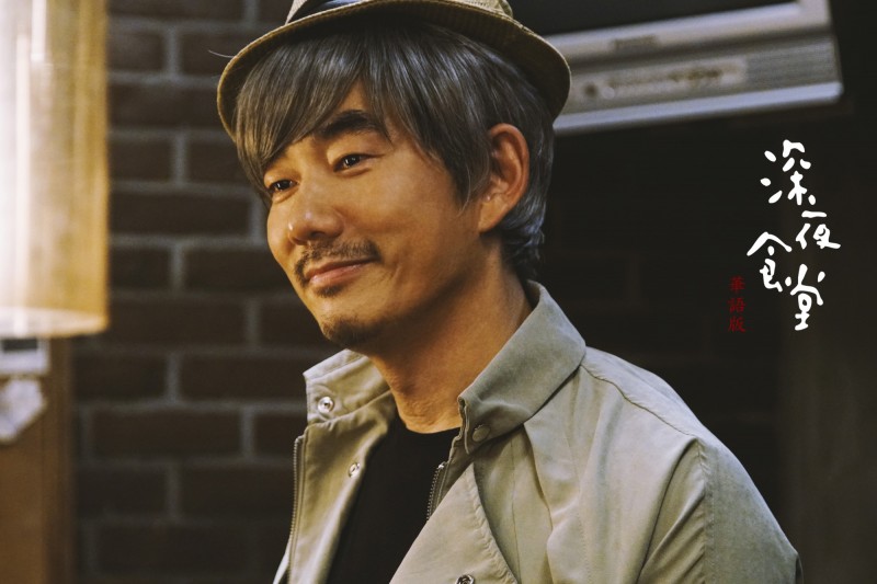 任賢齊刷白頭髮的造型更讓他增添了許多滄桑感。（普拉嘉提供）
