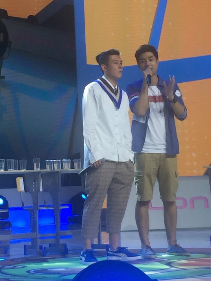 陳冠希（左）今天到上海為遊戲活動站台，不免被問及與林志玲之間的恩怨究竟是怎麼一回事。（翻攝自陳冠希的後花園微博）