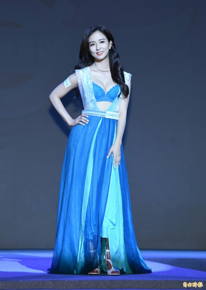 （影音）周曉涵化身《魅影》女角 豐滿美波彈出來 - 自由娛樂