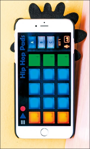 〈Hip Hop Pads〉適合入門音樂玩家，內建許多節奏，可自行組合各種好玩的Hip Hop。