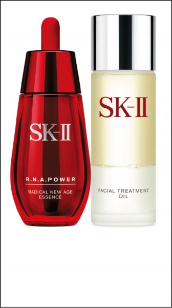 紅色抗老：SK-II精萃修護組，特價4,680元，原價10,180元。