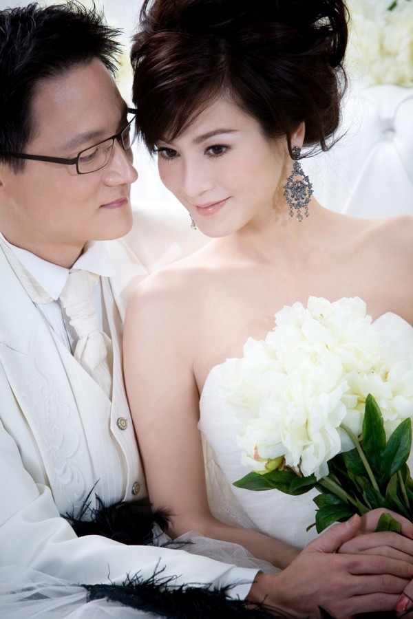 邱琦雯和柯韋任結婚的婚紗照。(蘇菲雅婚紗提供) 邱琦雯和柯韋任結婚的婚紗照。(蘇菲雅婚紗提供)