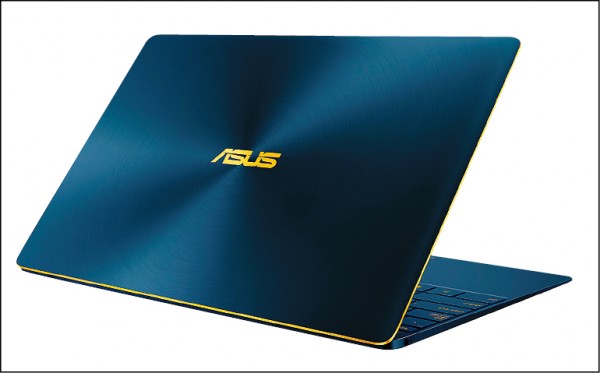 購買ZenBook 3指定機種，上網登錄贈送蜷川實花筆電包。