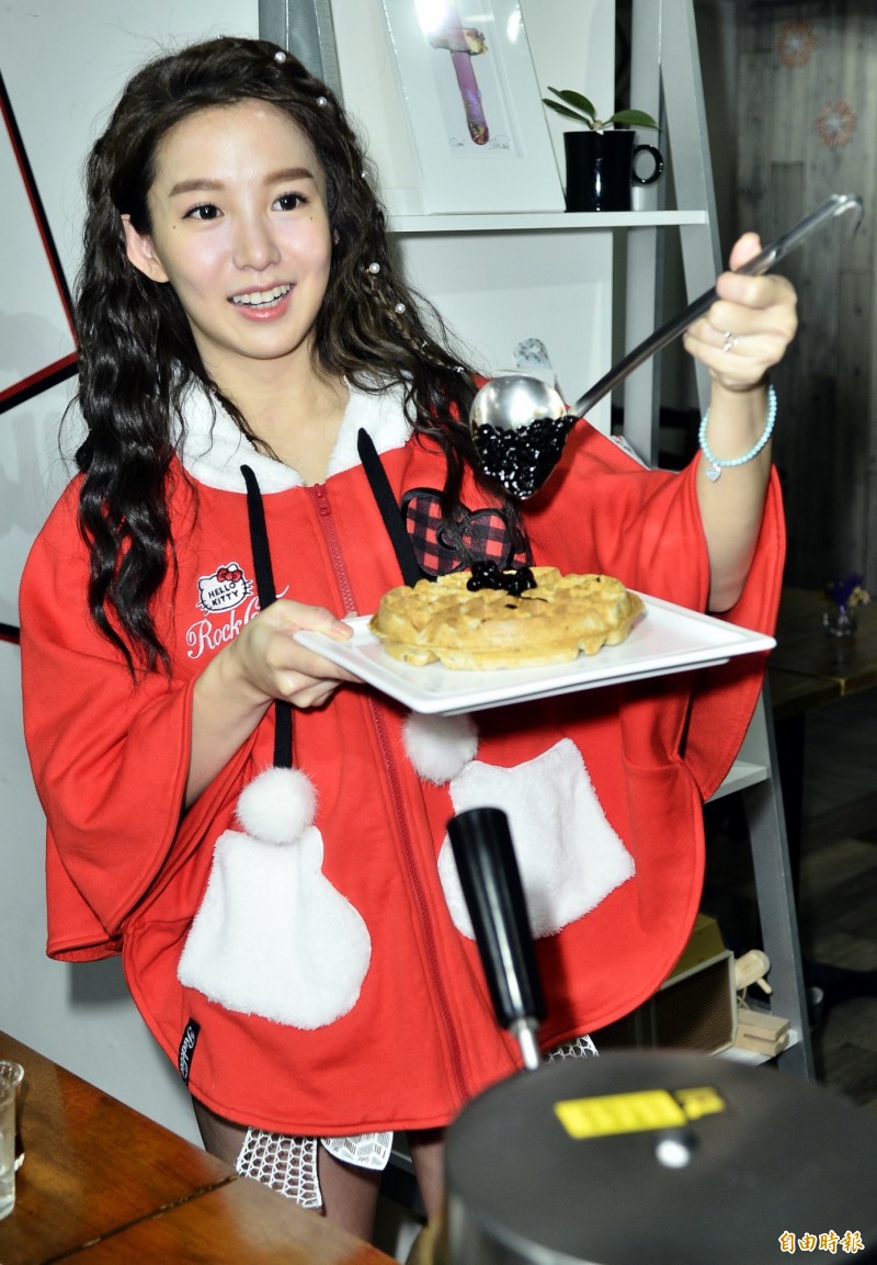 瑤瑤期許自己新的一年要更加謹言慎行。（記者陳奕全攝）