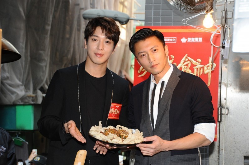 鄭容和（左）因為和謝霆鋒合作電影，被勾起對烹飪的興趣。（資料照，香港明報提供）