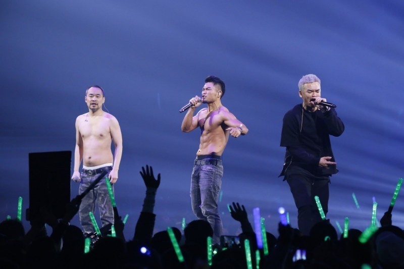 李玖哲在1月玖壹壹演唱會上大方脫衣，令不少人眼睛一亮為之一亮。（混血兒娛樂）