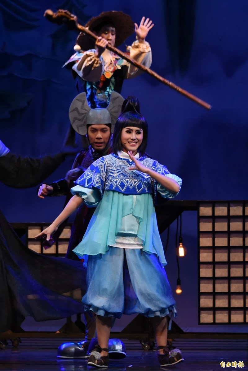 風神寶寶兒童劇團《晴空小侍郎》彩排 。(記者胡舜翔攝)