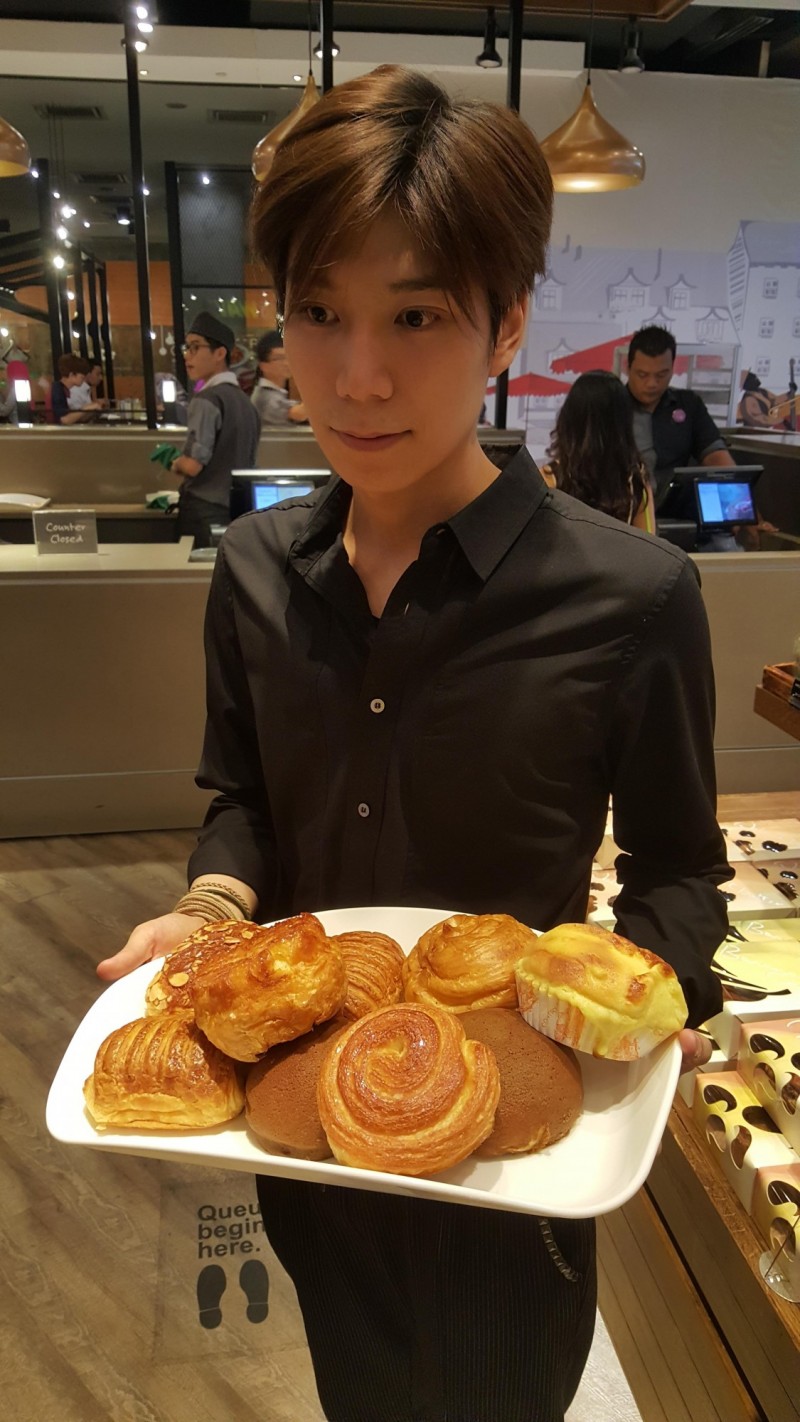 潘裕文熱愛麵包。（闊思音樂提供）