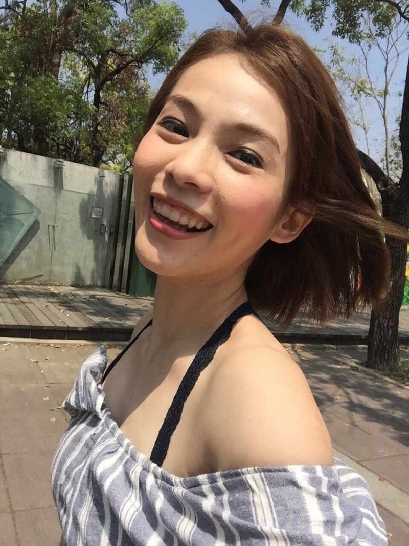 主播黃怡文嗆辣敢言。（翻攝自臉書）