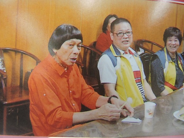 豬哥亮參加板橋鎮發宮活動照片。(記者賴筱桐翻攝) 豬哥亮參加板橋鎮發宮活動照片。(記者賴筱桐翻攝)