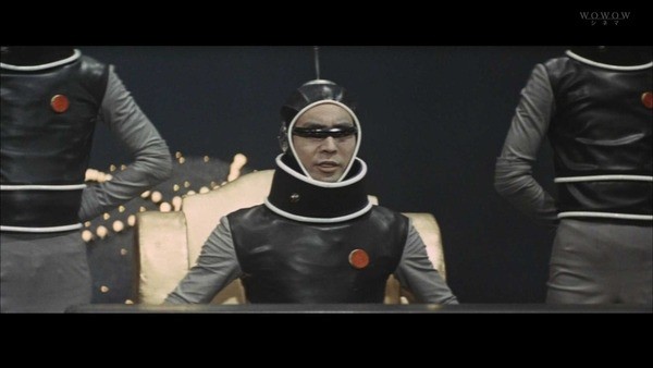 土屋嘉男時常在電影中飾演外星人或有特異功能的角色。（翻攝自livedoor.jp）