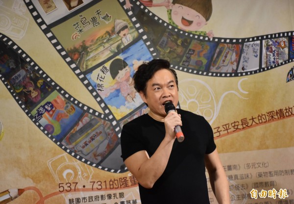 康康桃園參加活動,自曝是留級生、最後一名,卻獲母校頒獎「傑出校友」。(記者李容萍攝) 康康桃園參加活動,自曝是留級生、最後一名,卻獲母校頒獎「傑出校友」。(記者李容萍攝)