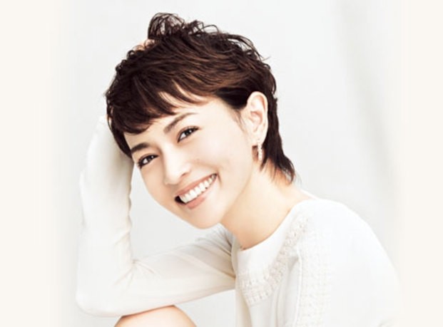 女星 變臉 救婚姻合體腥夫帶5歲女考名校 自由娛樂