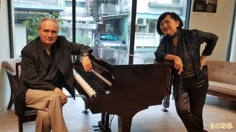 此次「魏樂富&葉綠娜雙鋼琴演奏會」將是一個融合說唱的特別演出形式。（記者凌美雪攝）
