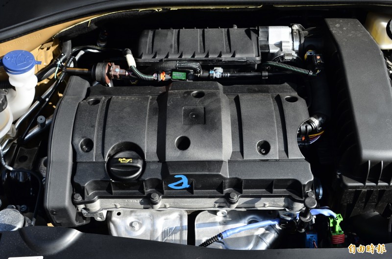 引擎蓋下配置的EC5F 1.6升直4可變汽門引擎，可輸出115匹最大馬力與15.3公斤米最大扭力，能源局公布的歐規平均油耗為15.2公里／公升，達到該排氣量級距的2級水準。（記者陳奕全攝）