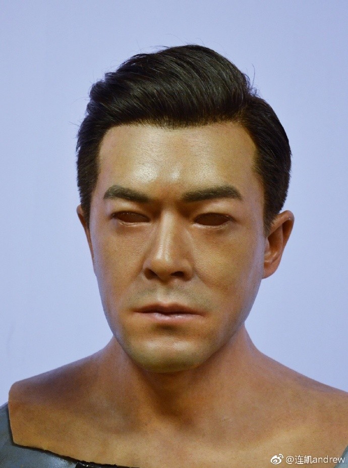 這什麼敬業態度?A咖男星沒檔期提前落跑 劇組囧拿面具頂拍 - 自由娛樂