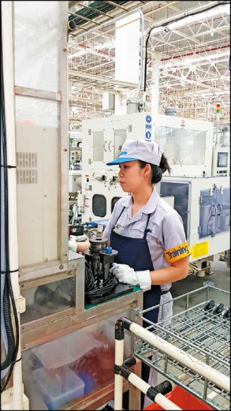 大金泰國壓縮機智慧化工廠，雖然目前品管檢測等工作仍維持人工，未來終極目標要達到「全無人化」。