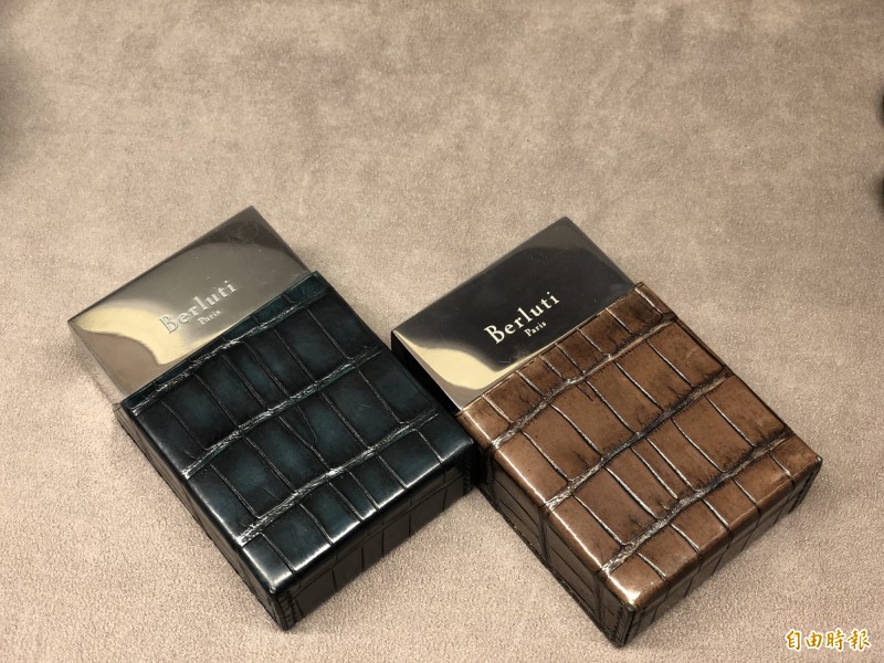 Berluti銀製鱷魚皮菸盒。（記者方惠宗攝）