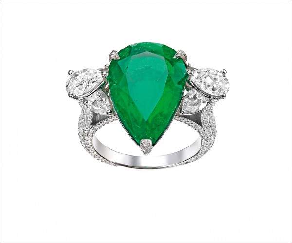 Chopard Red Carpet系列7.71克拉哥倫比亞無浸油祖母綠鑽戒，8,332,000元。